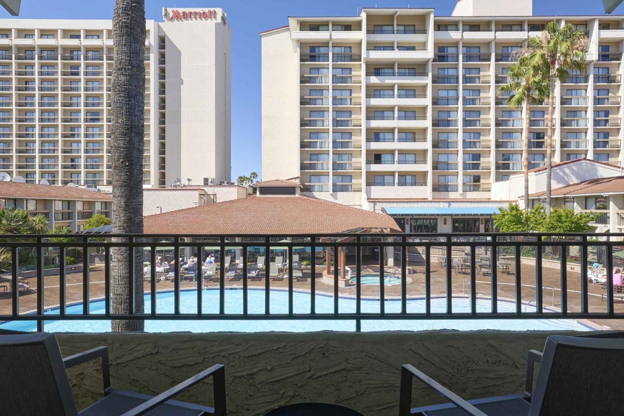 Santa Clara Marriott Hotel Exterior photo
